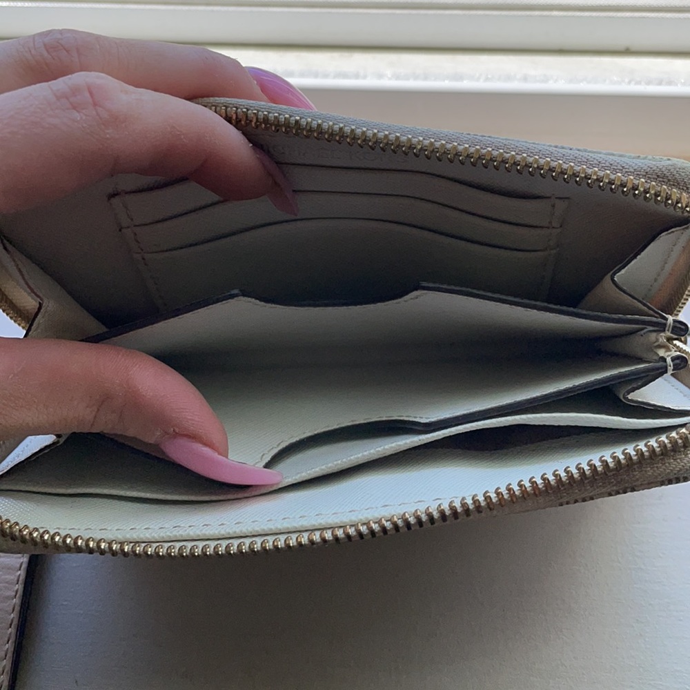 MK Wallet - Picture 6 of 6